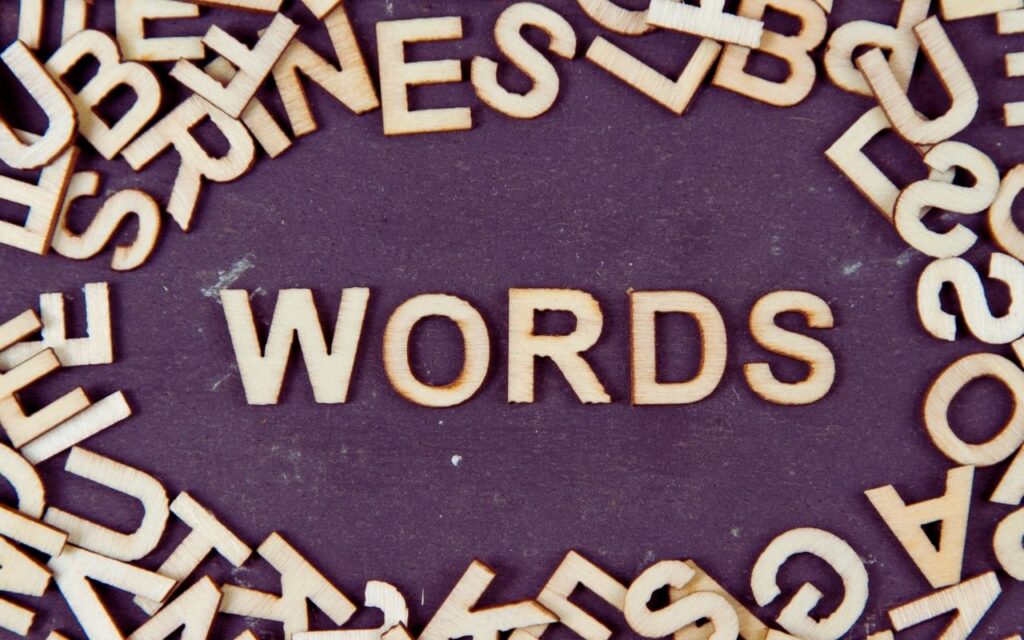 言語化の2つのコツと4つのステップ!思考を整理しやすいフレームワークも紹介